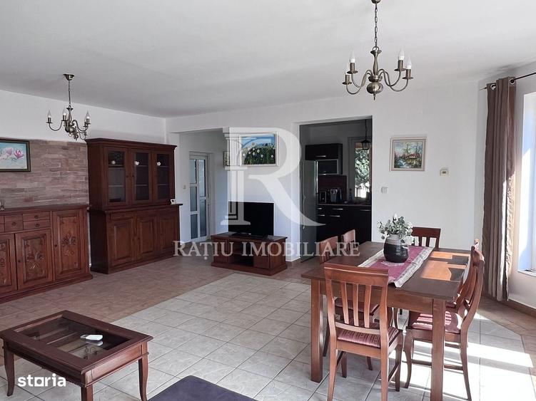 Casă cu 4 camere în Sântandrei