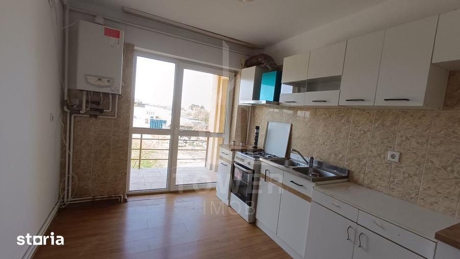 Apartament cu 3 camere decomandat în Trei Stejari