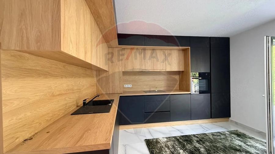 Casă cu Teren 430 Mp în Central