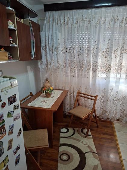 Apartament cu 2 camere semidecomandat în Unirii Sud