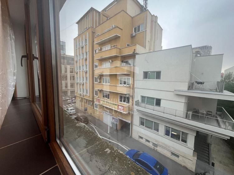 Garsonieră semidecomandată, mobilată în P-ța Romană