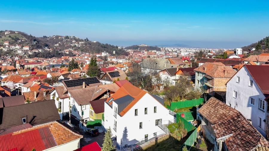 Casă individuală cu 6 camere cu Teren 601 Mp în Centrul Istoric