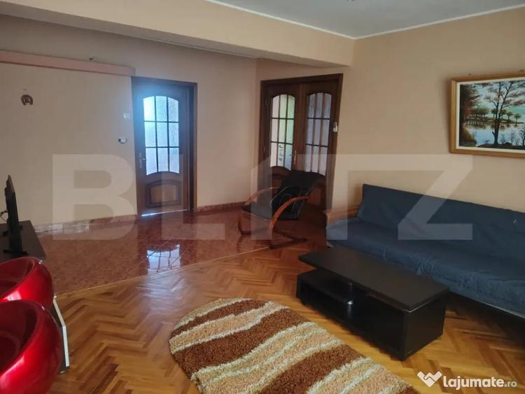 Apartament cu 3 camere decomandat în Ultimul leu