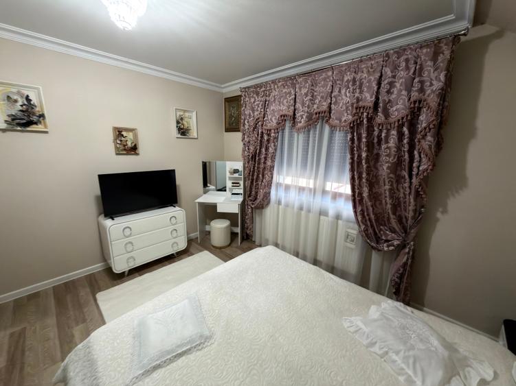 Casă individuală cu 5 camere cu Garaj în Central