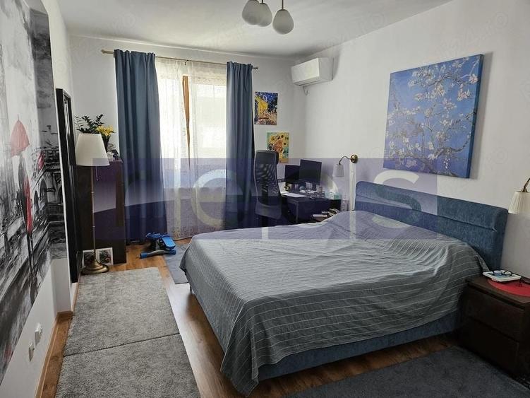 Apartament cu 5 camere decomandat, mobilat în Dristor