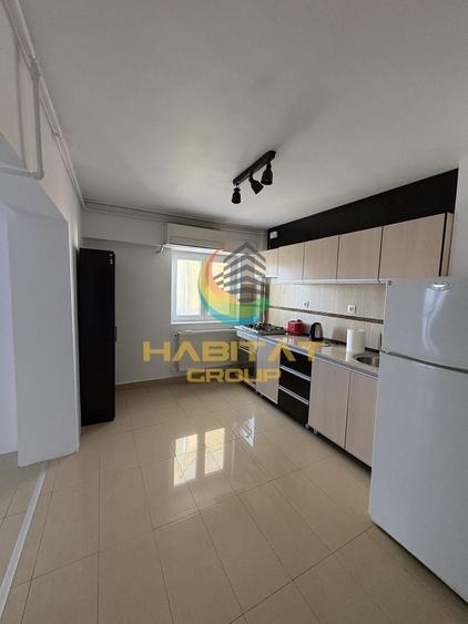 Apartament cu 3 camere semidecomandat în Beller