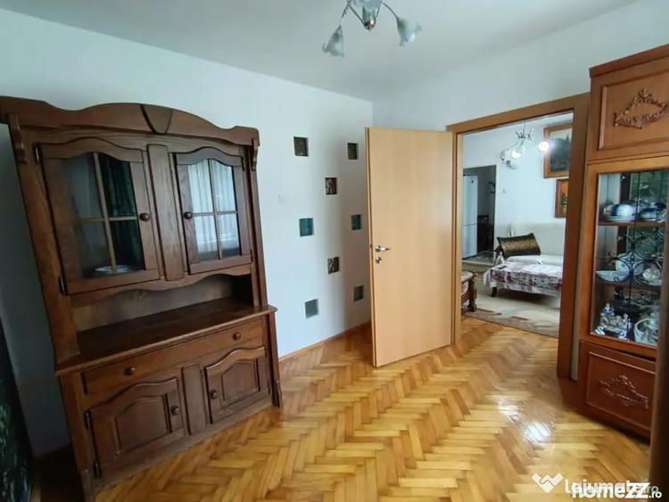 Apartament cu 4 camere semidecomandat în Săsar