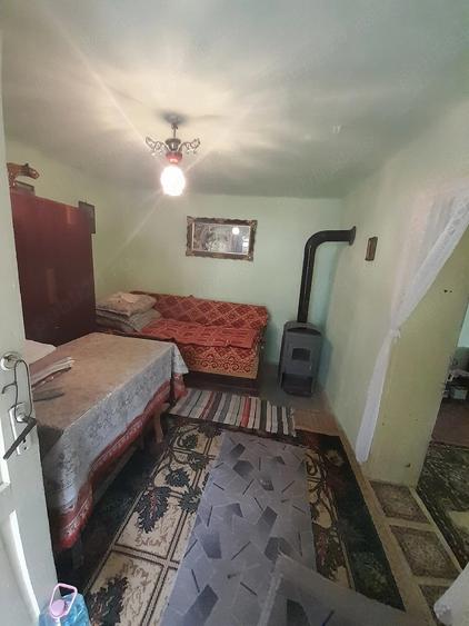 Casă cu 4 camere cu Teren 1000 Mp în Șoimuș