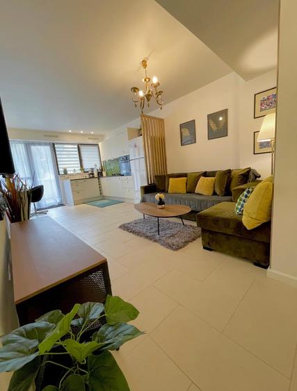 Apartament cu 3 camere decomandat, mobilat în Central