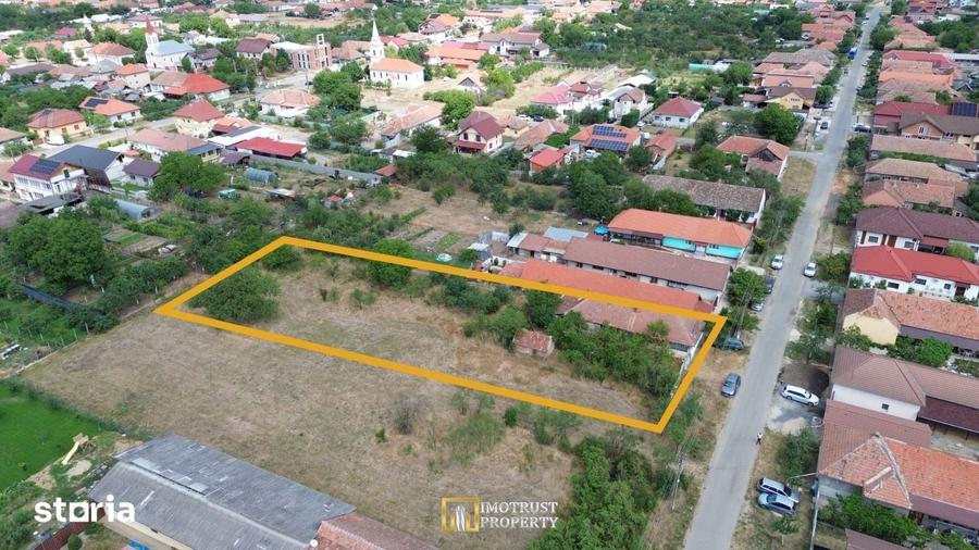 Casă cu 4 camere cu Teren 1400 Mp în Livada