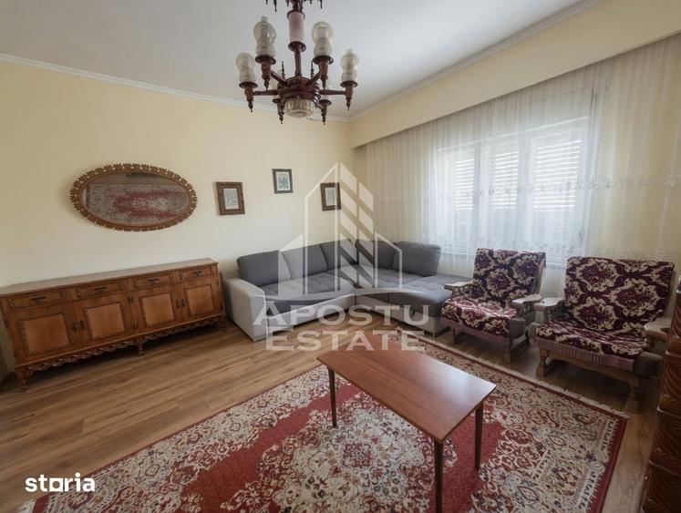 Casa renovata complet, cu garaj ?i anexe, in Satchinez, Timi? - 10