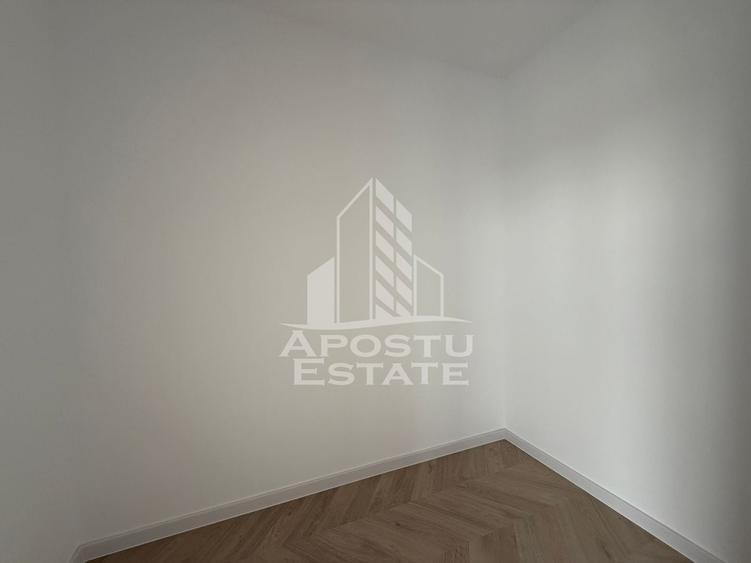Apartament cu 3 camere semidecomandat, mobilat în Aradului