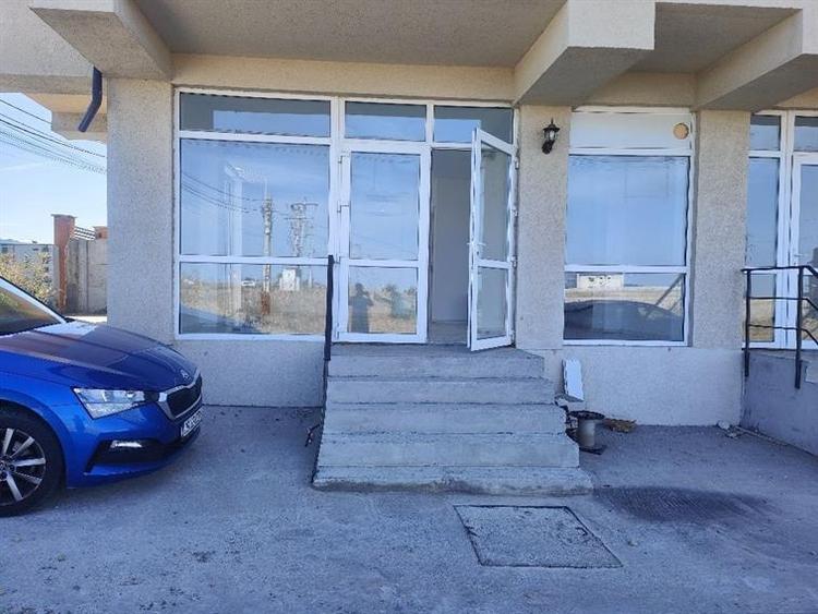 Spațiu comercial, de 35 mp, în Albești