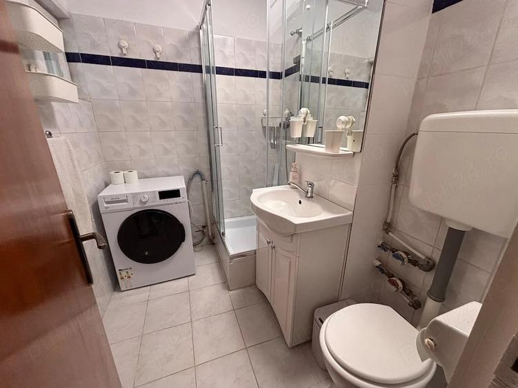 Apartament cu 3 camere decomandat în Tineretului