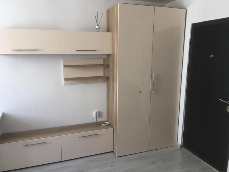 Garsonieră în Apărătorii Patriei