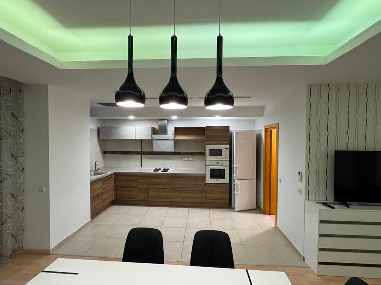 Apartament cu 2 camere semidecomandat, mobilat în Pipera