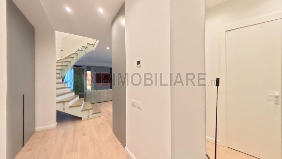 Apartament cu 3 camere semidecomandat, mobilat în Sisești