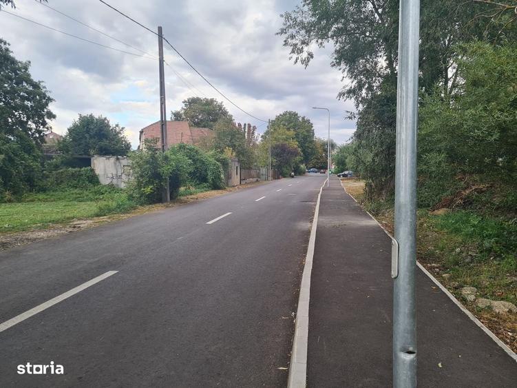 Teren intravilan-zona excelenta-strada Surlasului. - 2