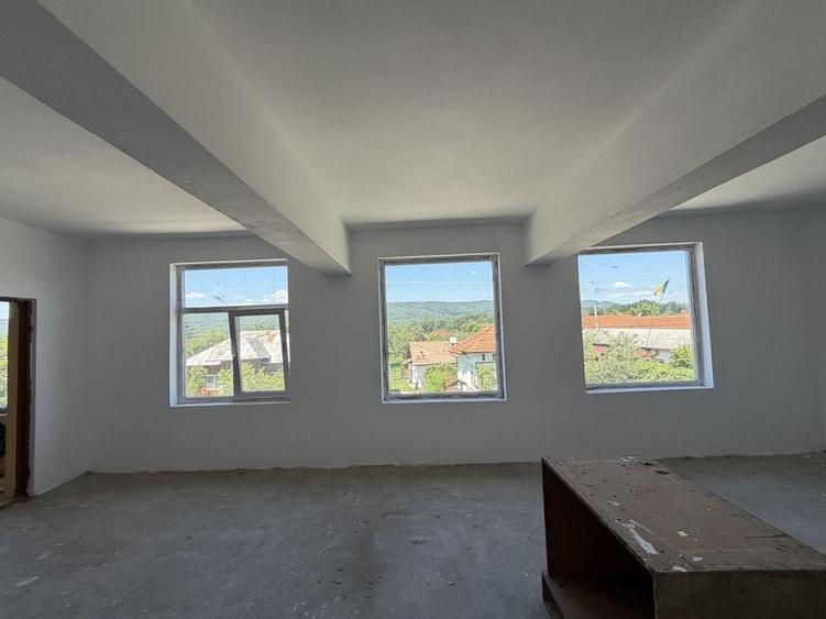 Casă cu 4 camere în Valea Popii