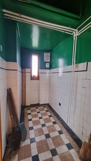 Apartament cu 3 camere semidecomandat în Unirii