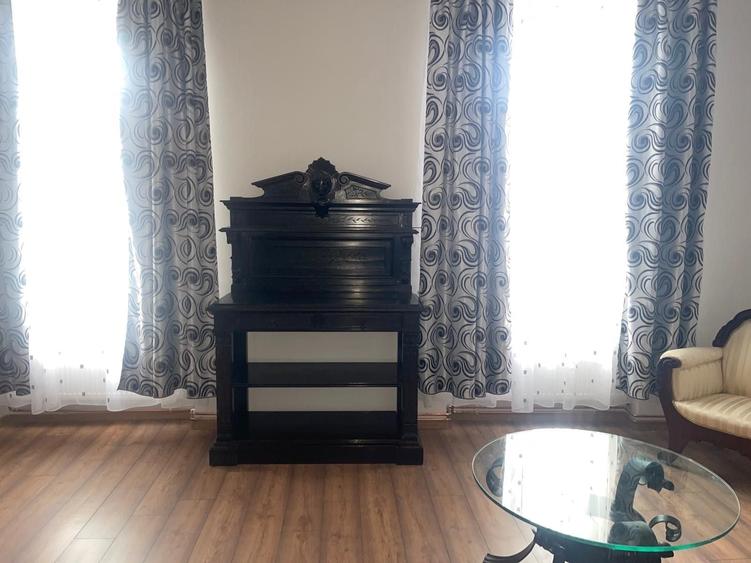 Casă cu 2 camere în Central