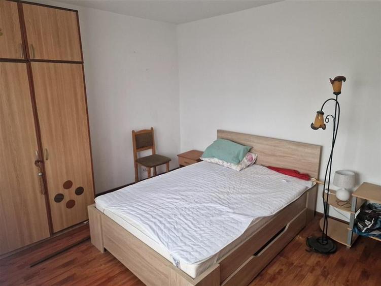 Apartament cu 3 camere decomandat, mobilat în Prelungirea Ghencea