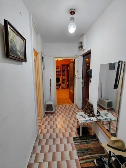 Apartament cu 2 camere semidecomandat în Obor