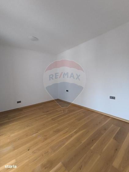 Casă cu 4 camere în Mărăști