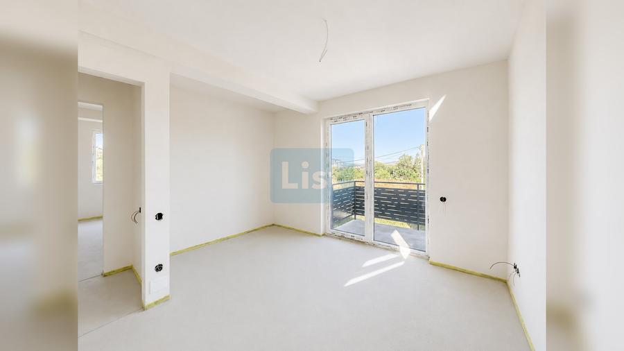 Casă cu 5 camere cu Teren 240 Mp în Florești