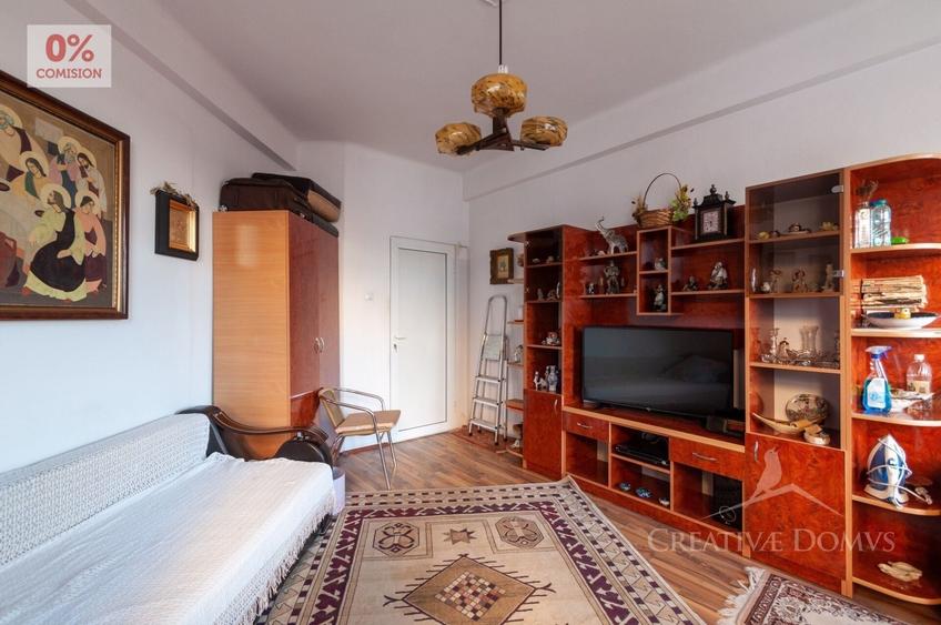 Apartament cu 3 camere semidecomandat în Parcul Carol