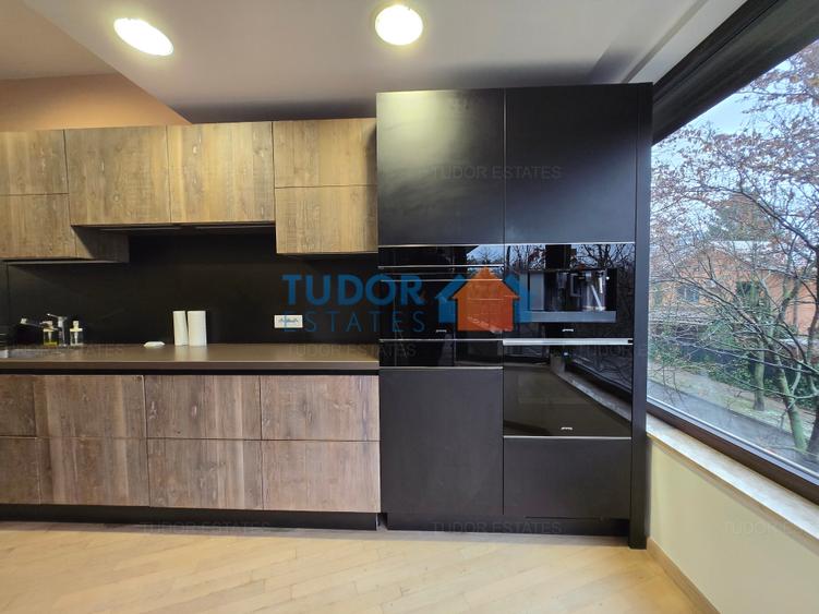 Apartament cu 5 camere decomandat, mobilat în Șoseaua Nordului