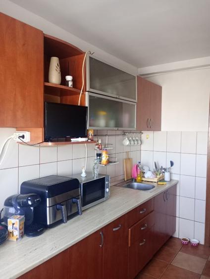Apartament cu 3 camere decomandat în Brâncoveanu