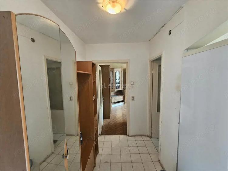 Apartament cu 2 camere nedecomandat, mobilat în Micro II