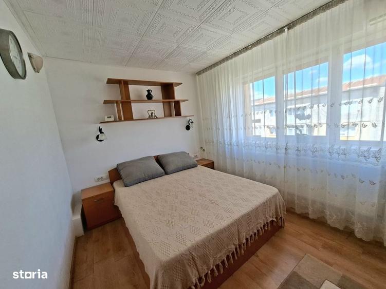 Apartament cu 2 camere semidecomandat în Craiovița Nouă