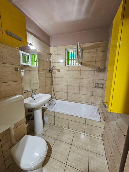 Apartament cu 2 camere semidecomandat în Lacul Tei