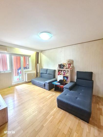 Apartament cu 3 camere decomandat în Rahova