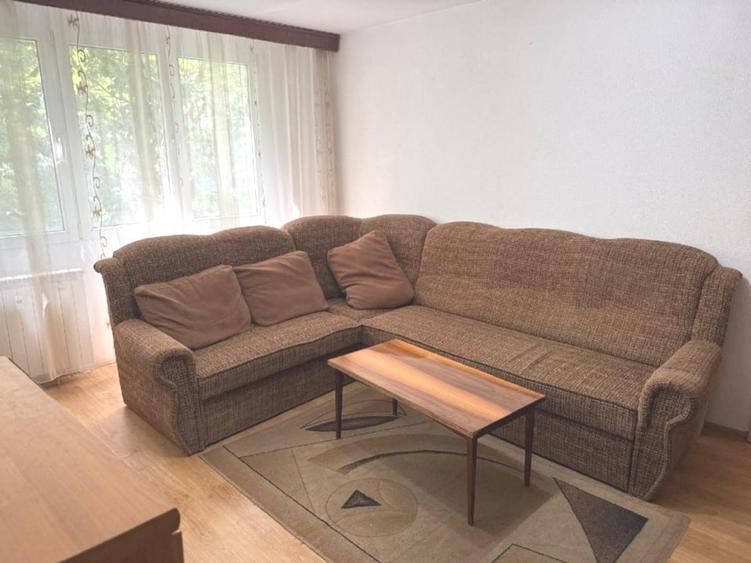 Apartament cu 3 camere semidecomandat, mobilat în Drumul Taberei — fotografia 2