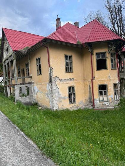 Casă cu 4 camere în Ultracentral