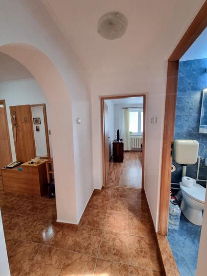 Apartament cu 4 camere decomandat, mobilat în Ultracentral