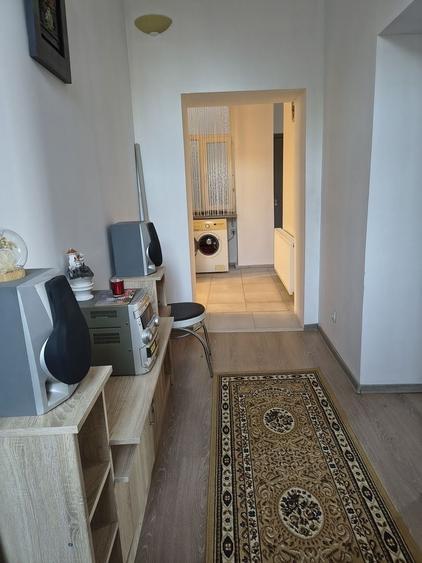 Apartament cu 2 camere decomandat, mobilat în P-ța Ovidiu