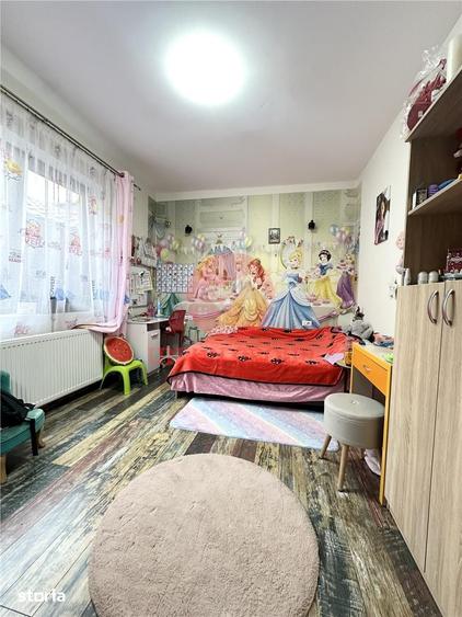 Casă cu 4 camere cu Teren 300 Mp în Central