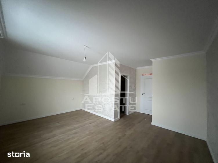 Casă cu 5 camere cu Teren 300 Mp în Giarmata