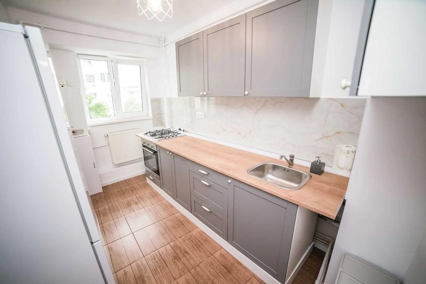 Apartament cu 2 camere decomandat în Exterior Vest