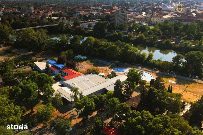 Spațiu comercial, de 740 mp, în Subcetate