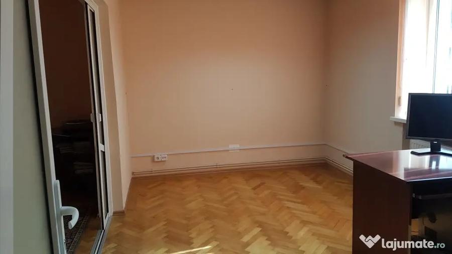 Apartament cu 2 camere semidecomandat în Ultracentral