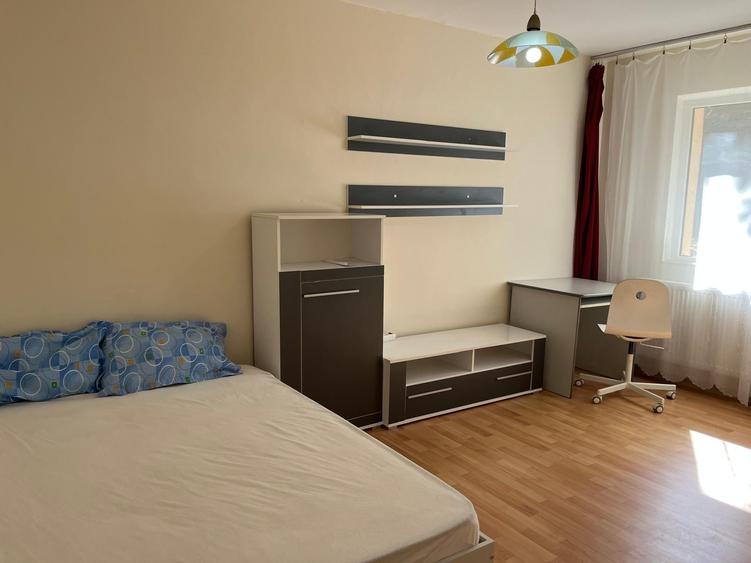 Garsonieră decomandată în Complex Studențesc