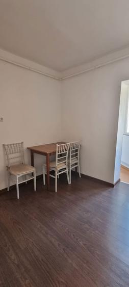 Apartament cu 3 camere decomandat în Micro 5