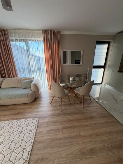 Apartament cu 2 camere decomandat în Calea Moldovei