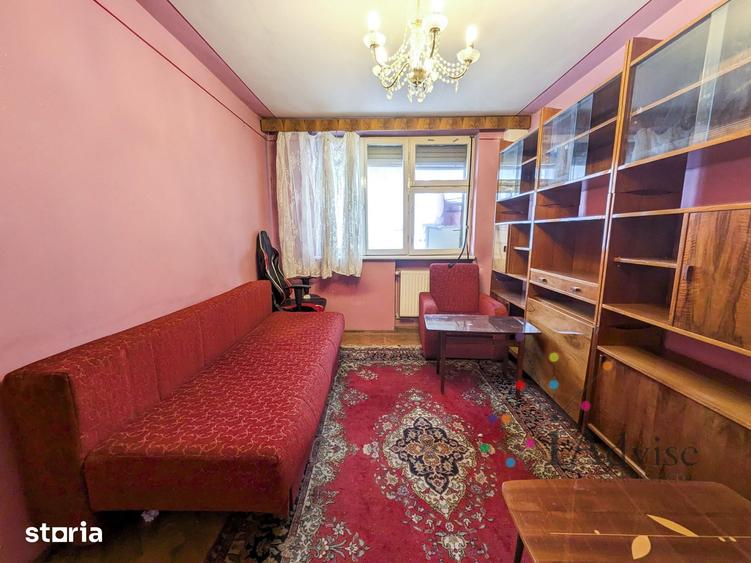 Apartament cu 3 camere decomandat în Sud