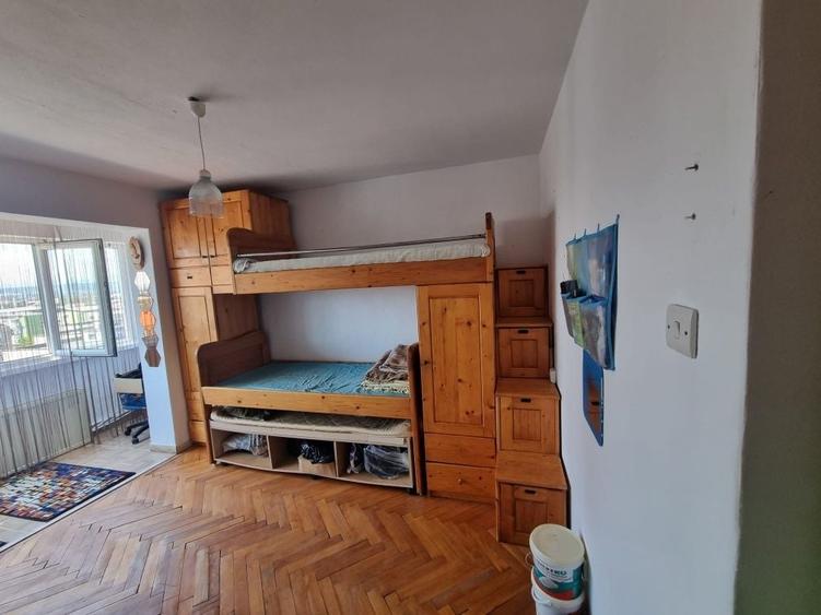 Apartament cu 2 camere decomandat în Nicolae Titulescu